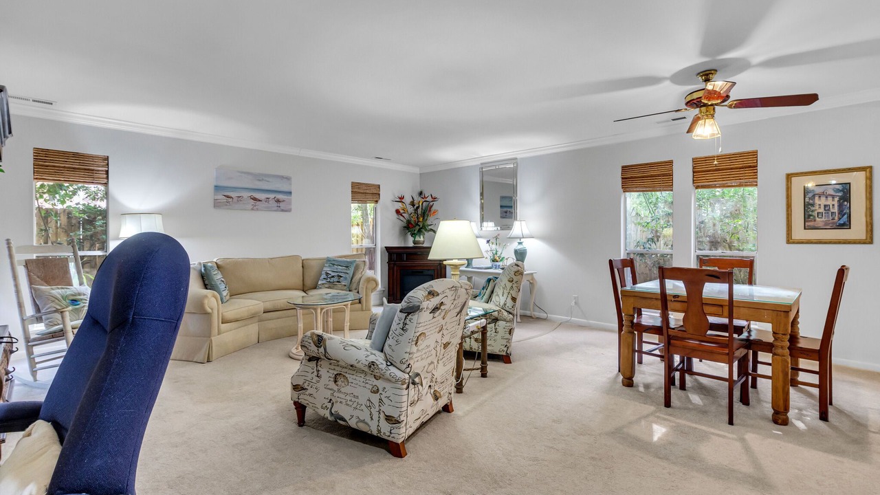 Photo of Livingroom in North Forest Beach