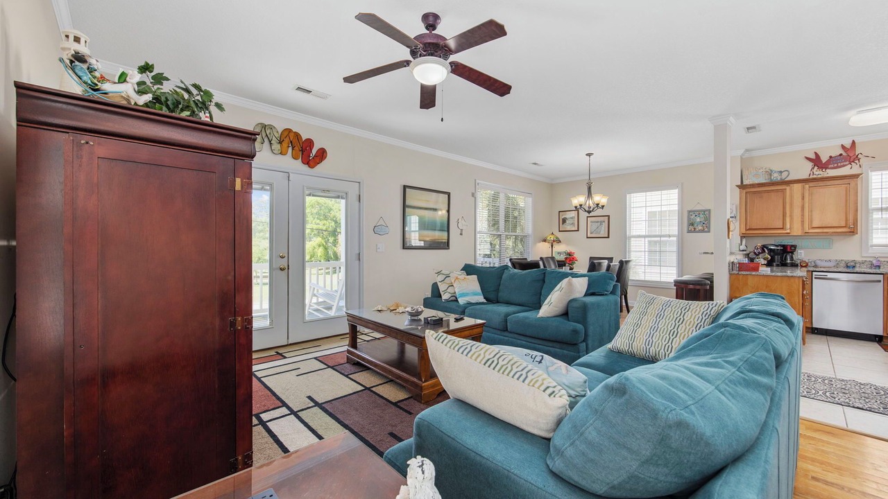 Photo of Livingroom in Surfside Beach