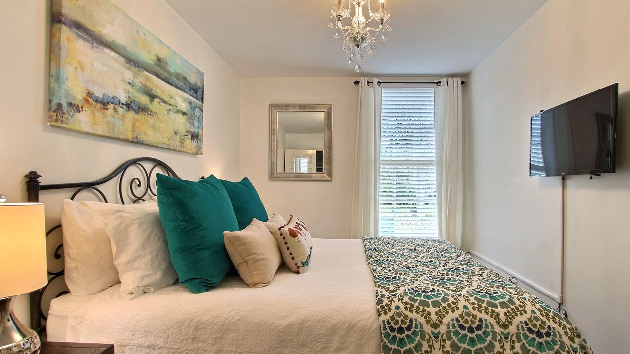 Photo of Bedroom in Metropolitan