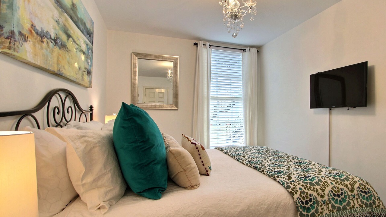 Photo of Bedroom in Metropolitan