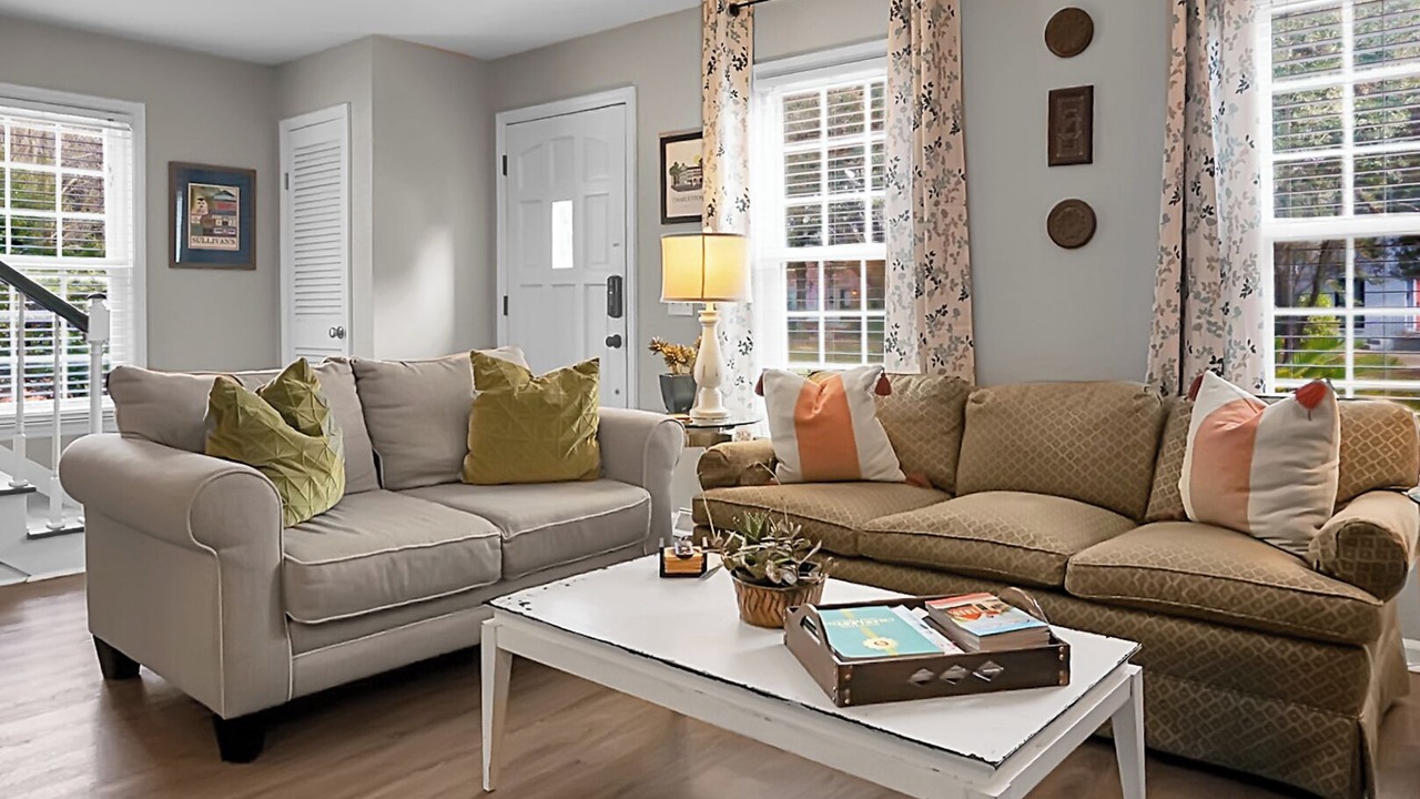 Photo of Livingroom in Mount Pleasant