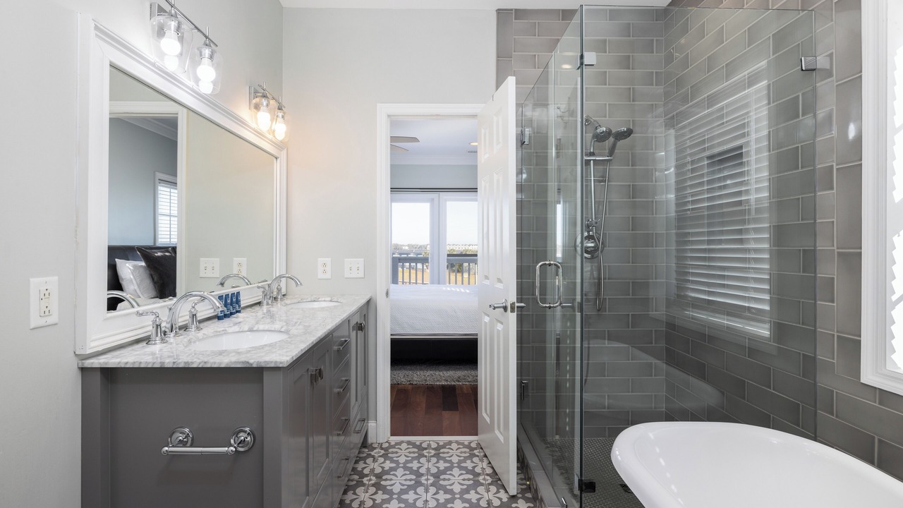 Photo of Bathroom in Waters Edge