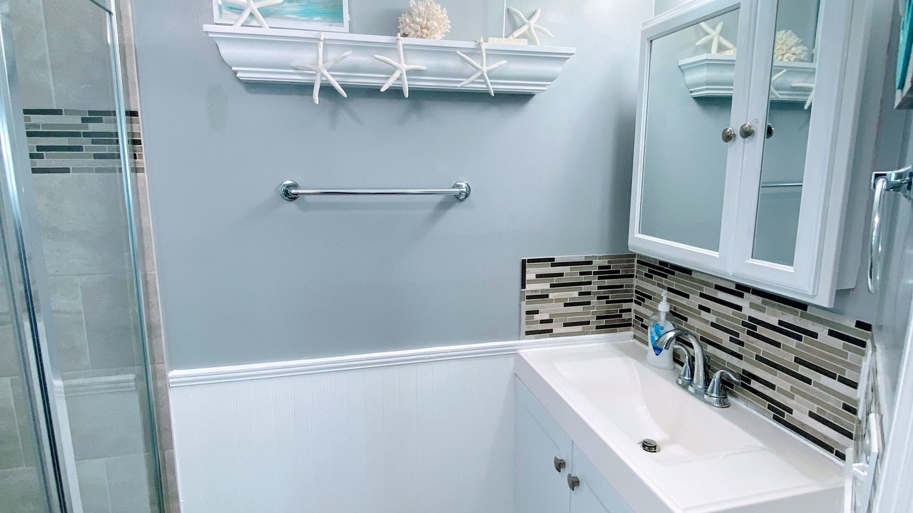 Photo of Bathroom in Garden City