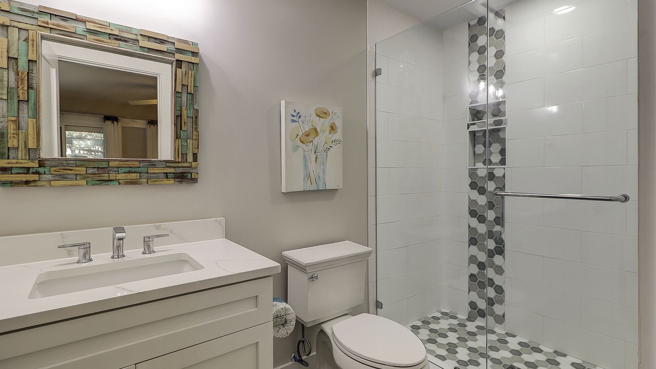 Photo of Bathroom in Beach Lagoon
