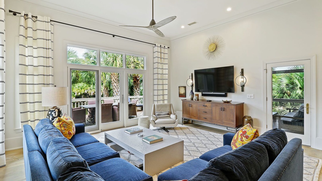 Photo of Livingroom in Vanderhorst Plantation