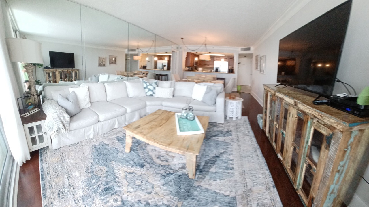 Photo of Livingroom in Arcadian Shores