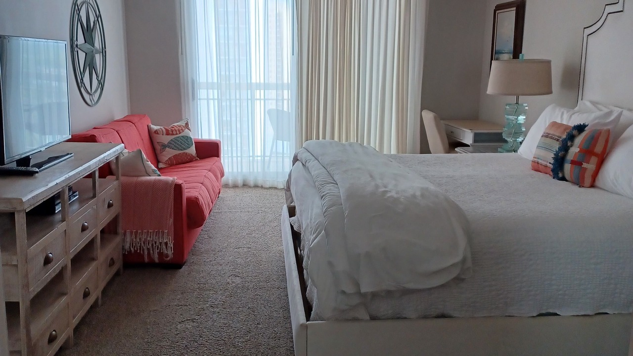 Photo of Bedroom in Arcadian Shores