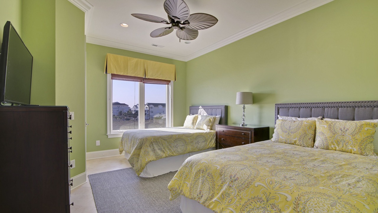 Photo of Bedroom in Crescent Beach