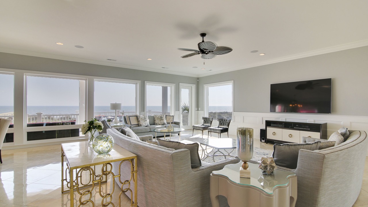 Photo of Livingroom in Crescent Beach