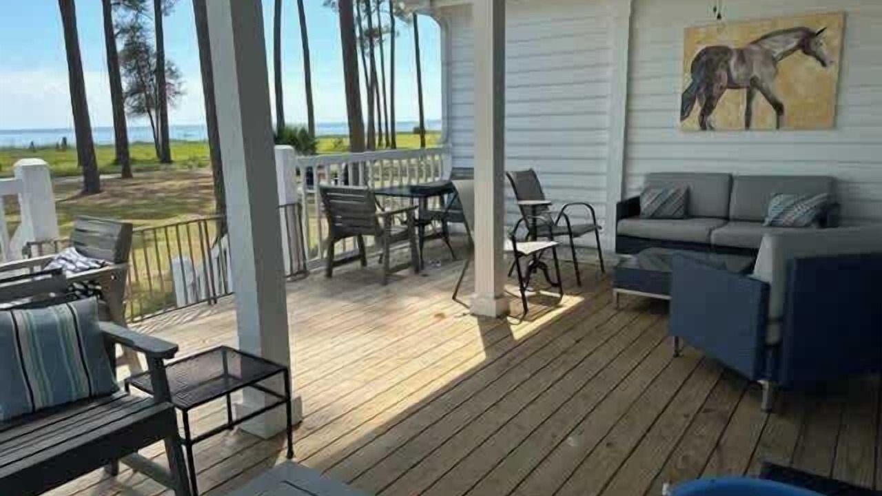 Photo of Livingroom in Melrose on the Beach