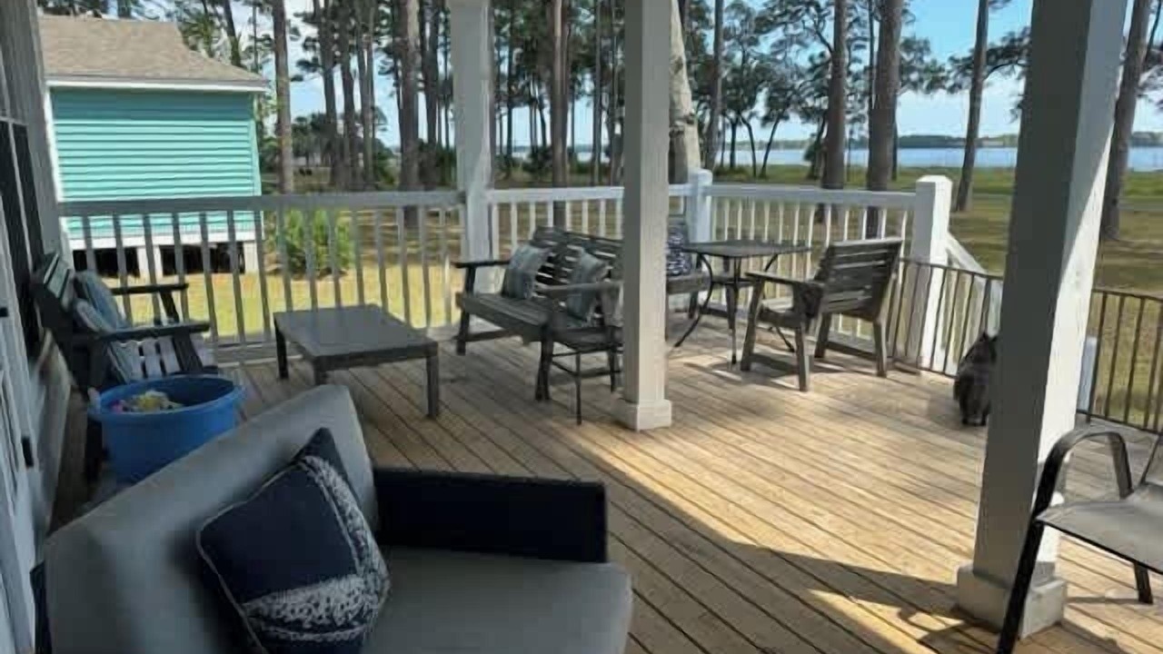 Photo of Patio Balcony in Melrose on the Beach