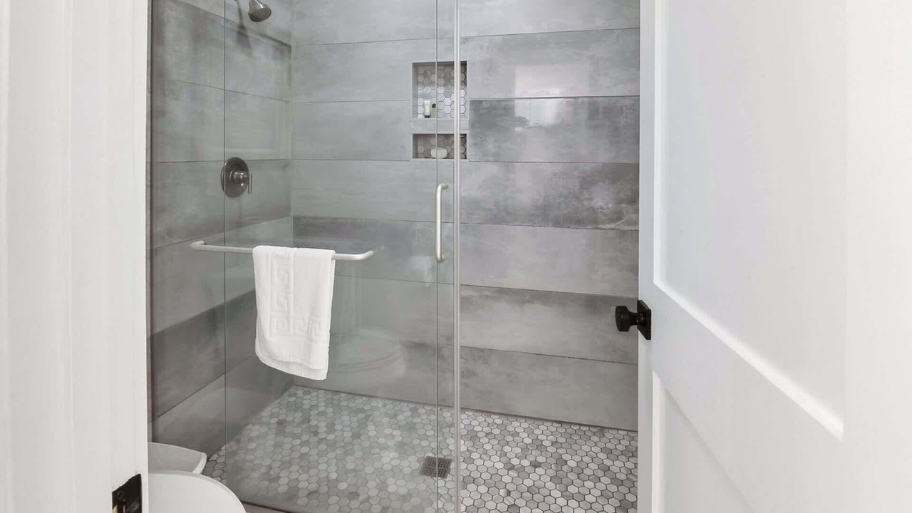 Photo of Bathroom in Melrose on the Beach