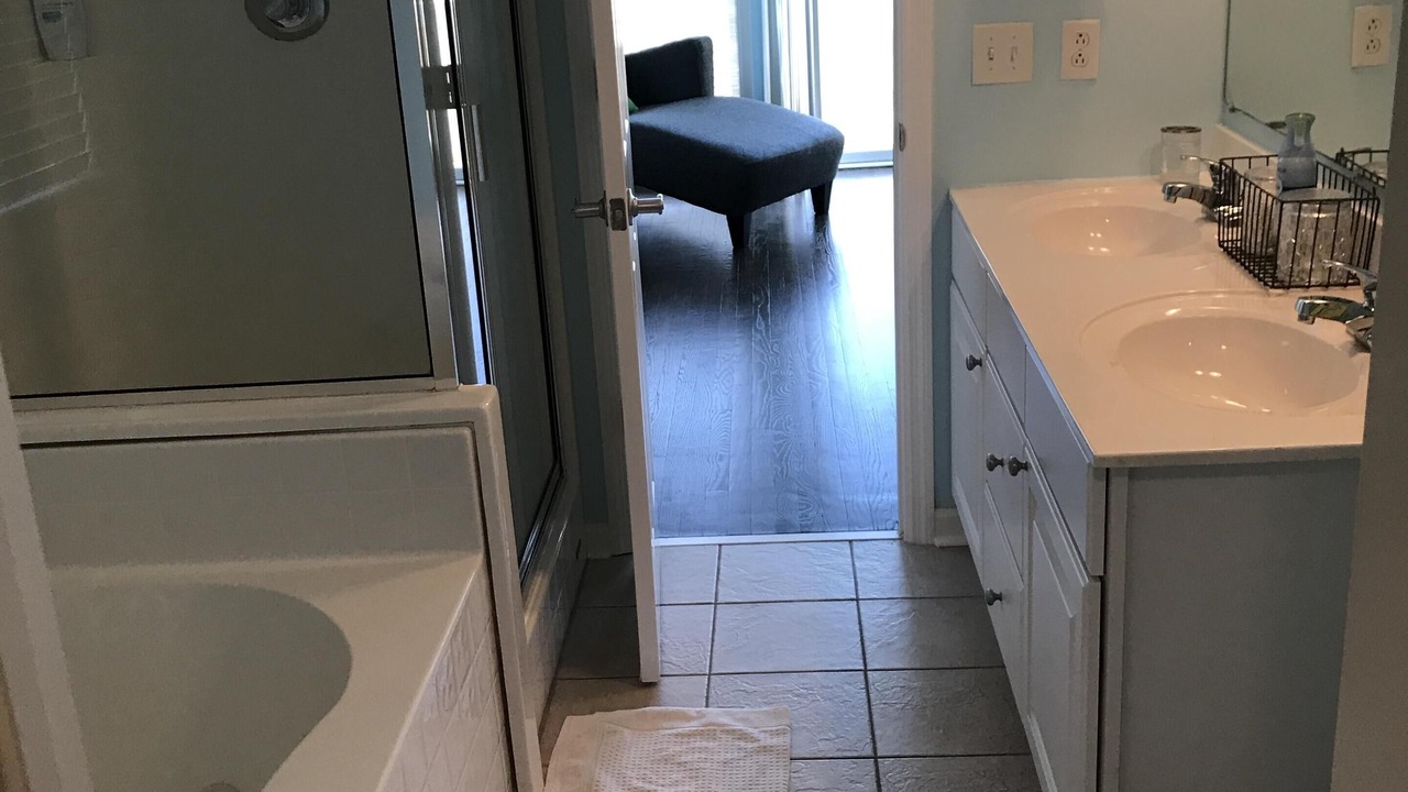 Photo of Bathroom in Waters Edge