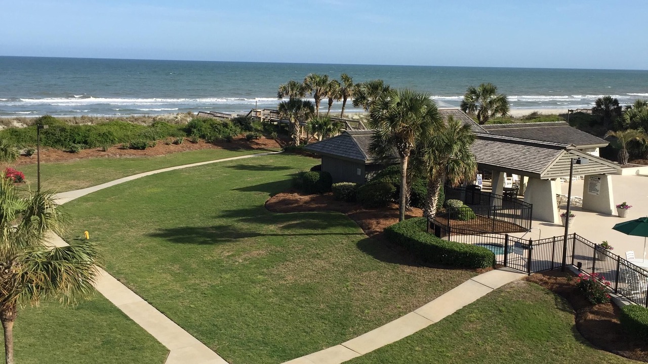 Photo of Patio Balcony in Litchfield by the Sea