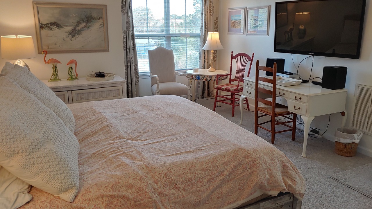 Photo of Bedroom in Savannah Beach