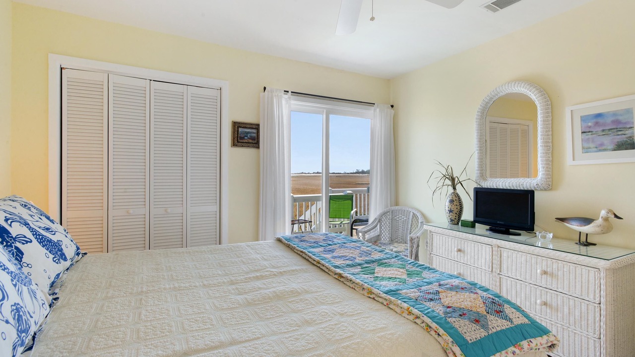 Photo of Bedroom in Oceanmarsh Subdivision