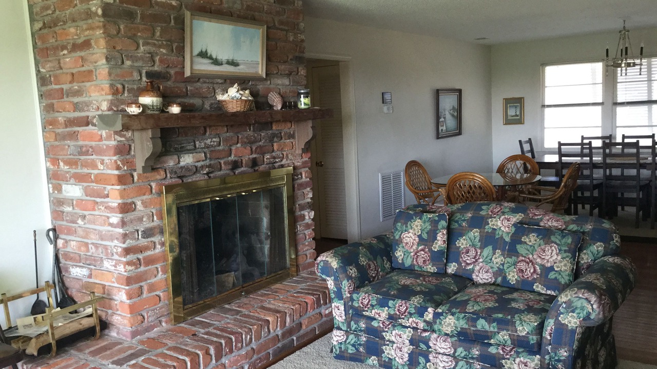Photo of Livingroom in Sullivan's Island