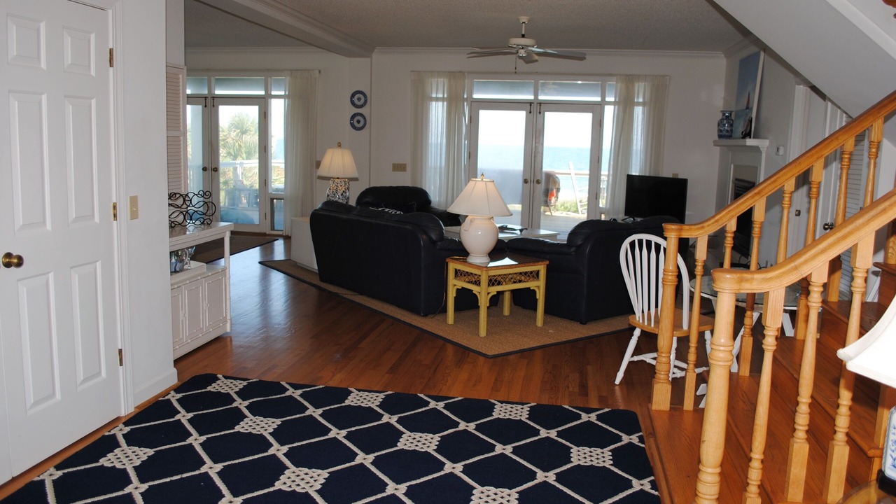 Photo of Livingroom in North Litchfield Beach