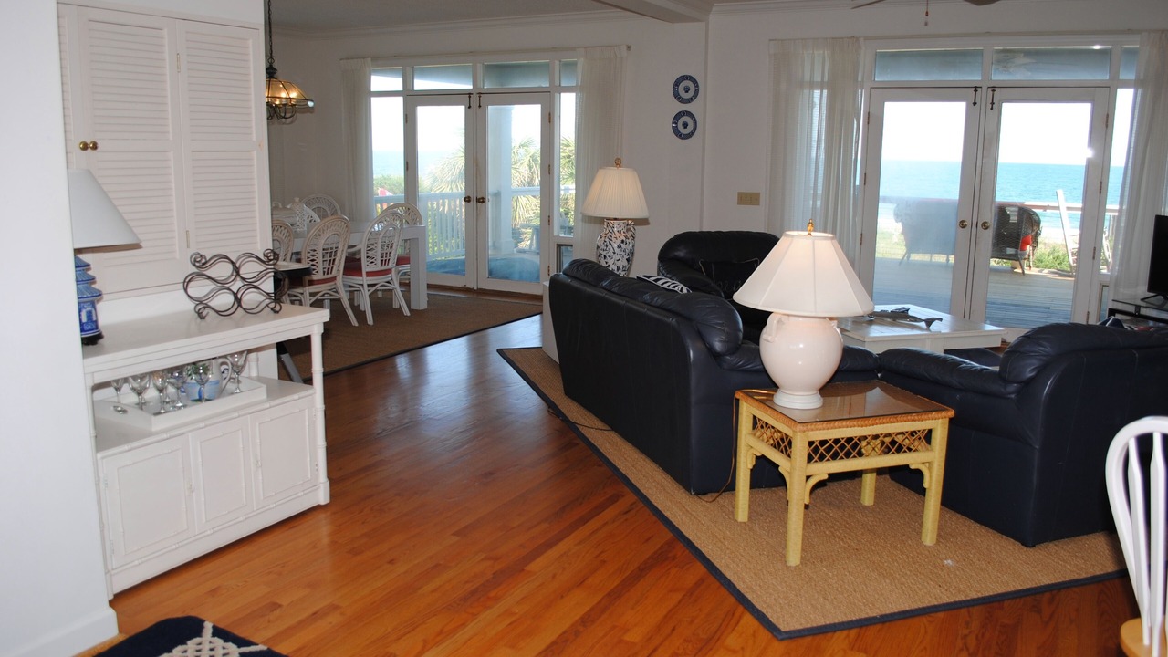 Photo of Livingroom in North Litchfield Beach