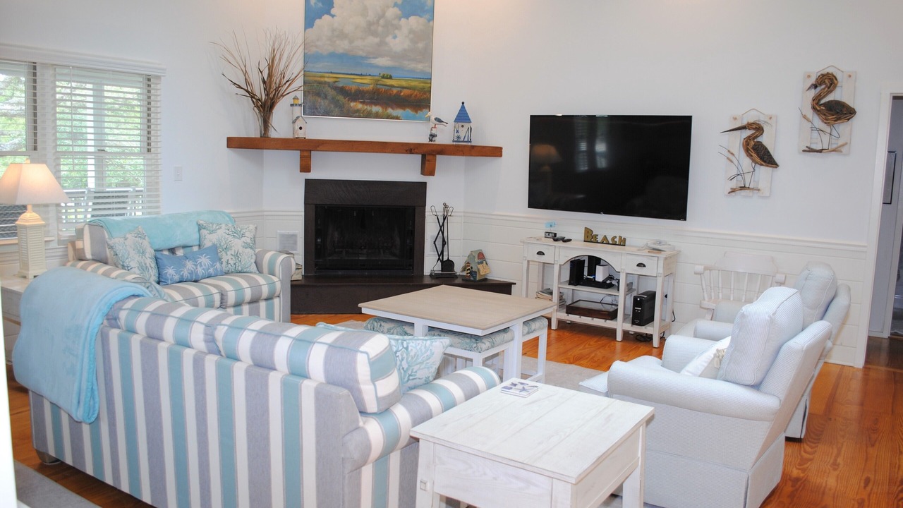 Photo of Livingroom in North Litchfield Beach