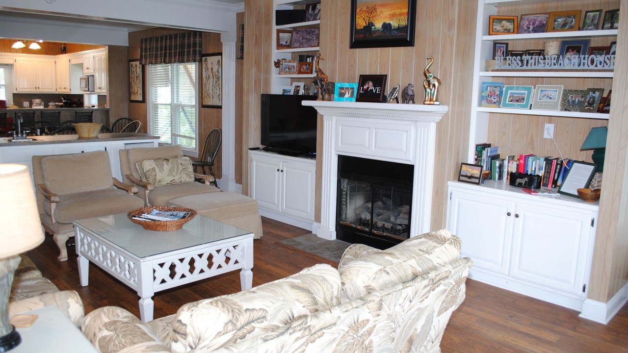 Photo of Livingroom in North Litchfield Beach