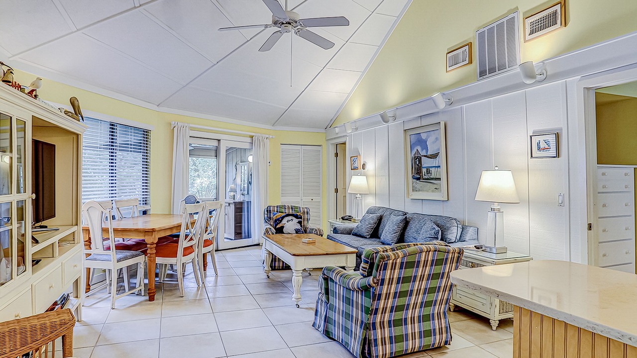 Photo of Livingroom in Night Heron