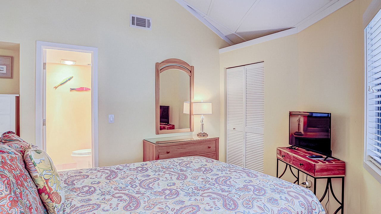 Photo of Bedroom in Night Heron