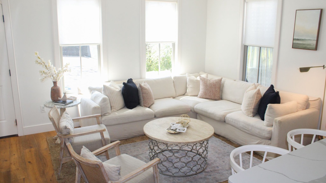 Photo of Livingroom in Cannonborough Elliotborough