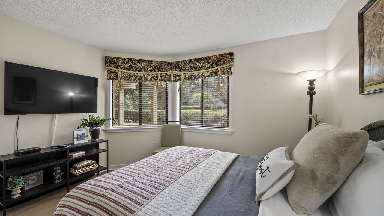 Photo of Bedroom in Arcadian Shores