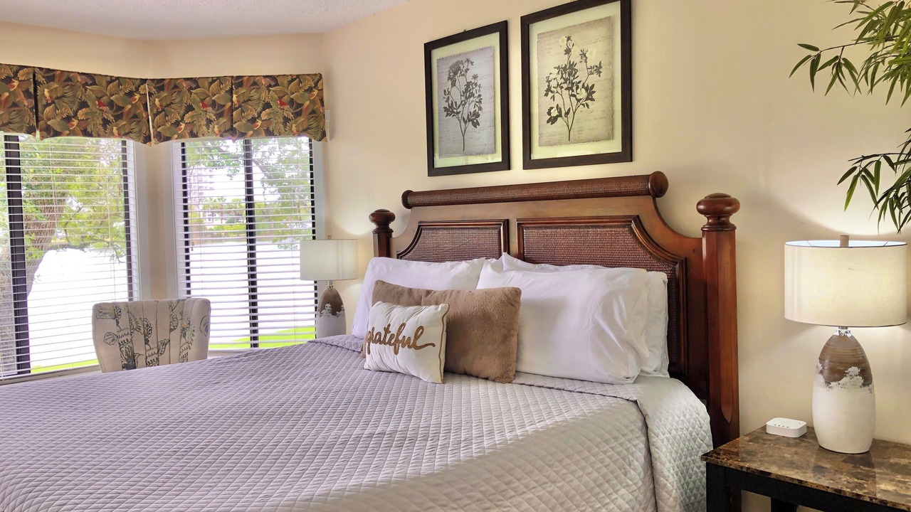 Photo of Bedroom in Arcadian Shores