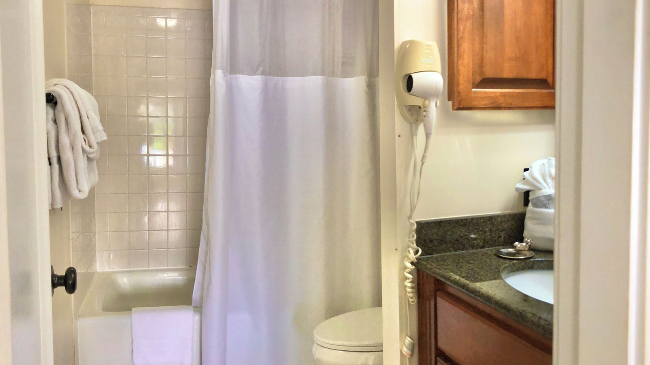 Photo of Bathroom in Arcadian Shores