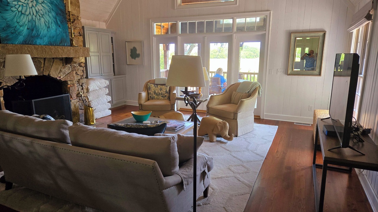 Photo of Livingroom in Vanderhorst Plantation