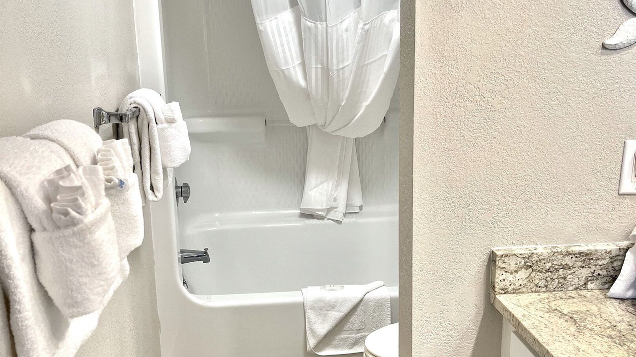 Photo of Bathroom in Arcadian Shores
