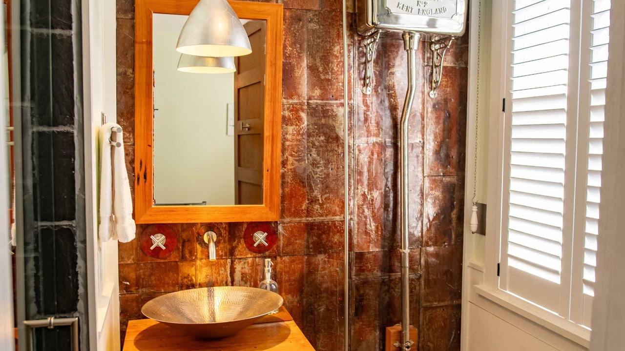 Photo of Bathroom in Cannonborough Elliotborough