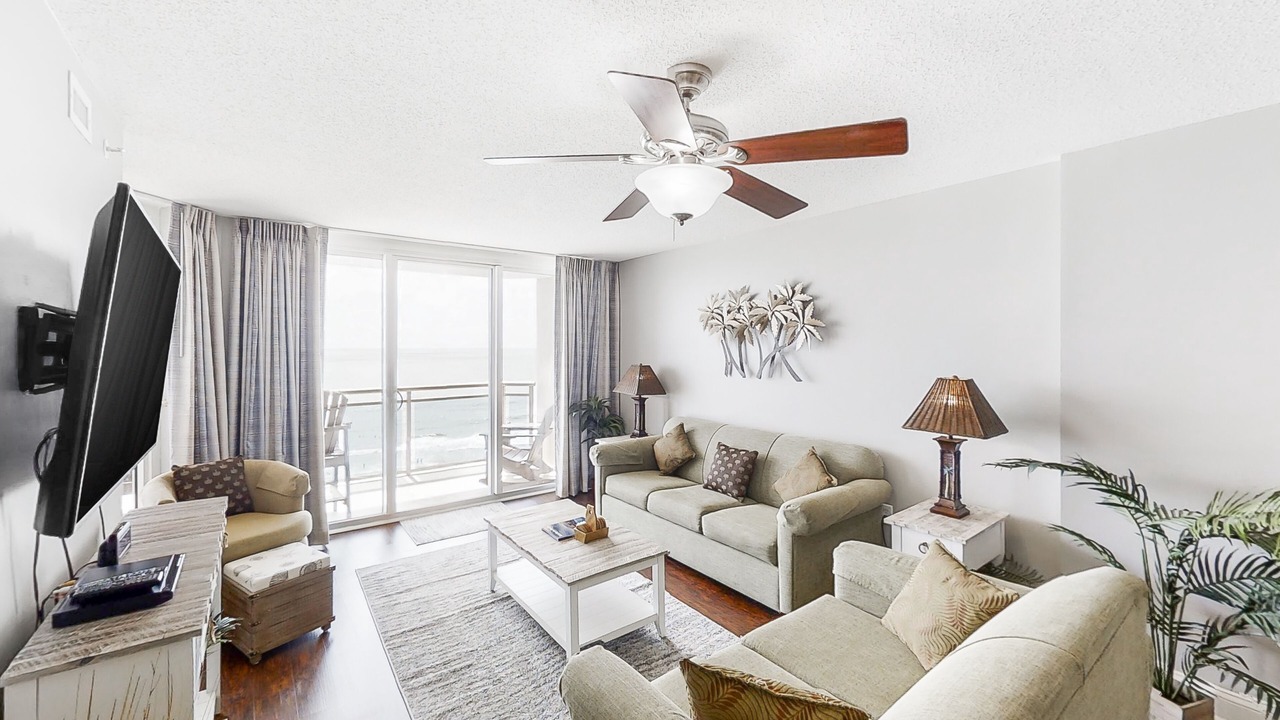 Photo of Livingroom in Crescent Beach