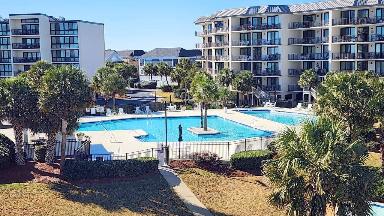 Photo of Patio Balcony in Litchfield by the Sea