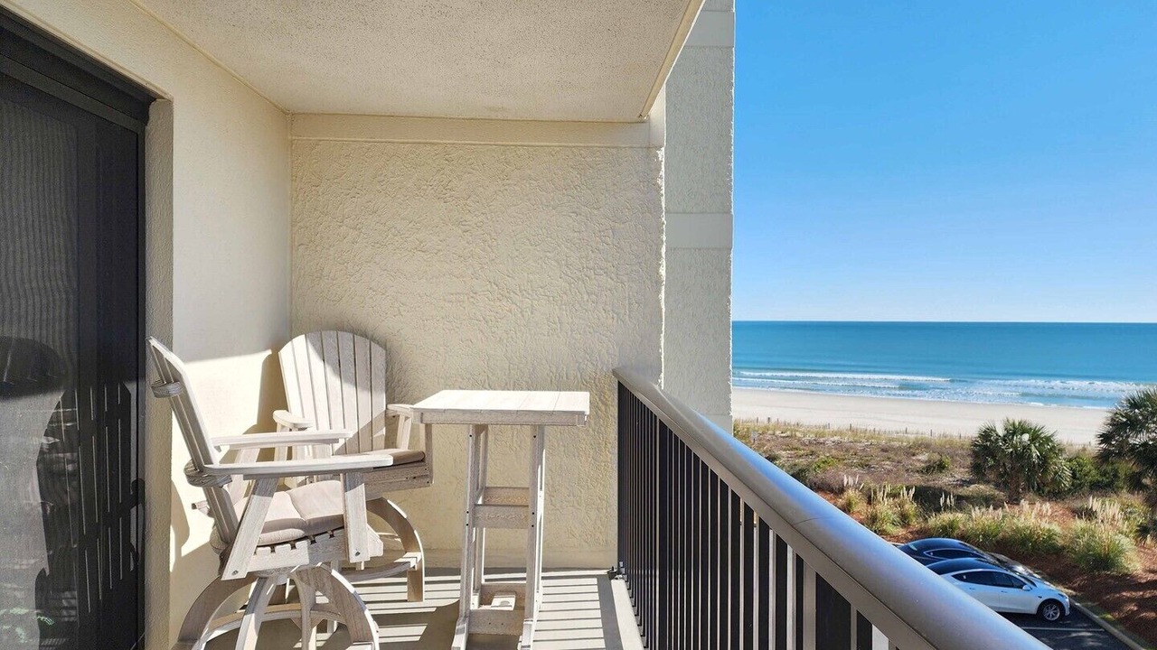 Photo of Patio Balcony in Litchfield by the Sea