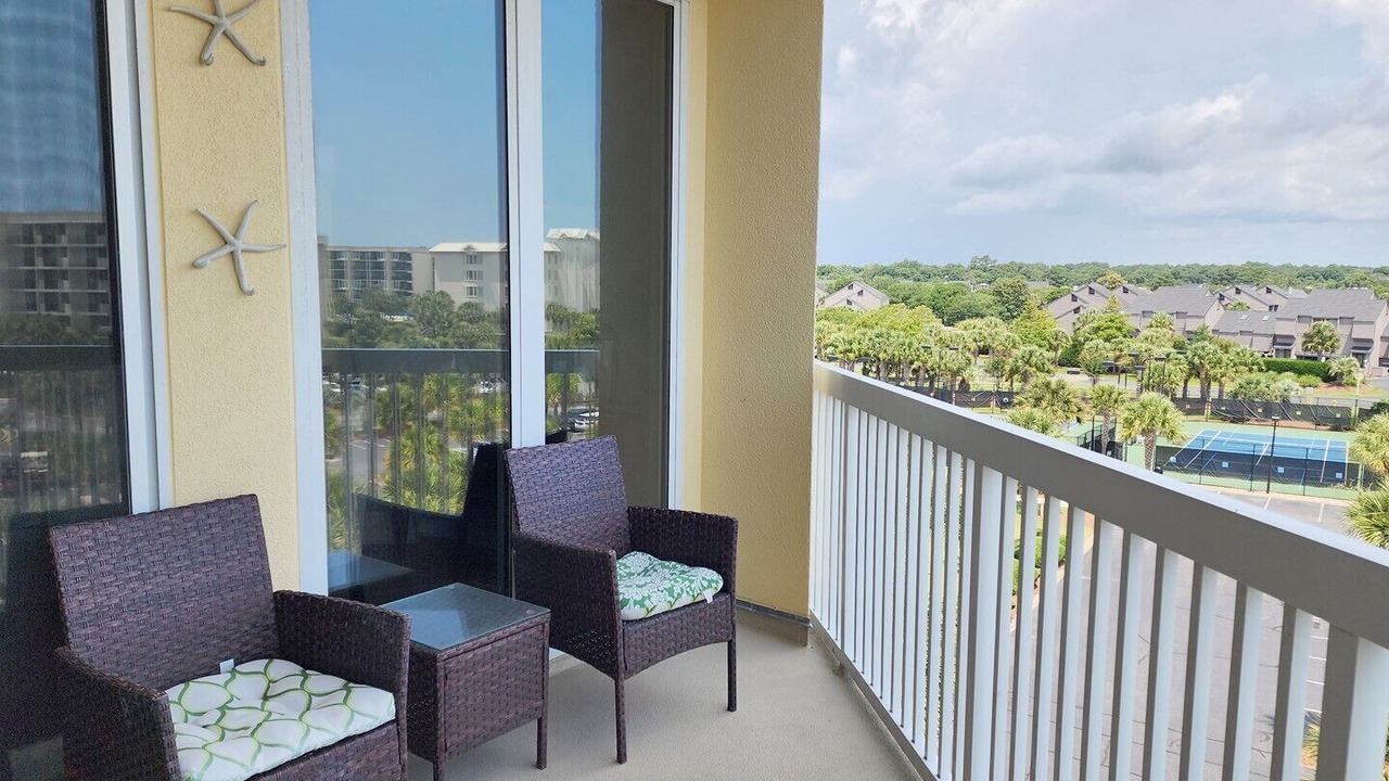 Photo of Patio Balcony in Litchfield by the Sea