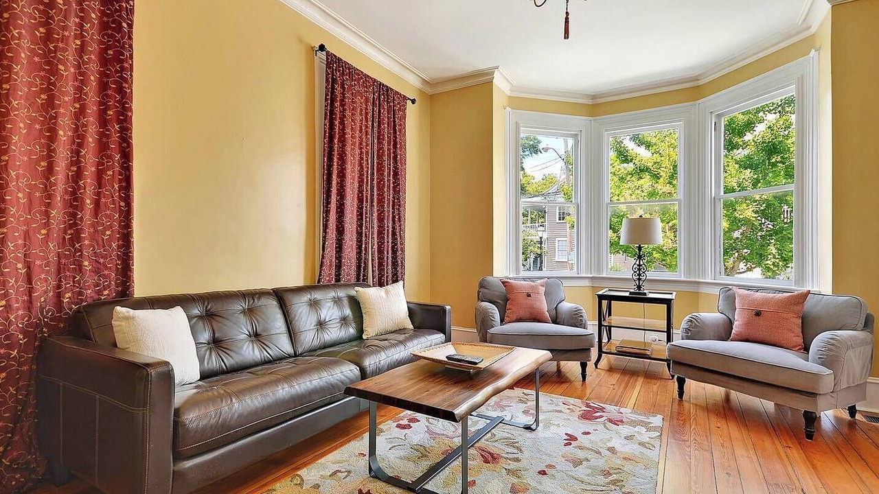Photo of Livingroom in Cannonborough Elliotborough