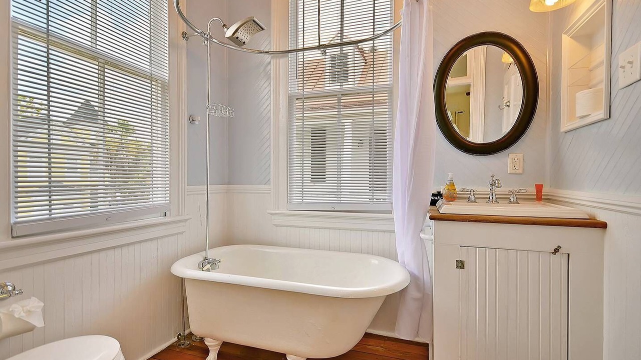 Photo of Bathroom in Cannonborough Elliotborough