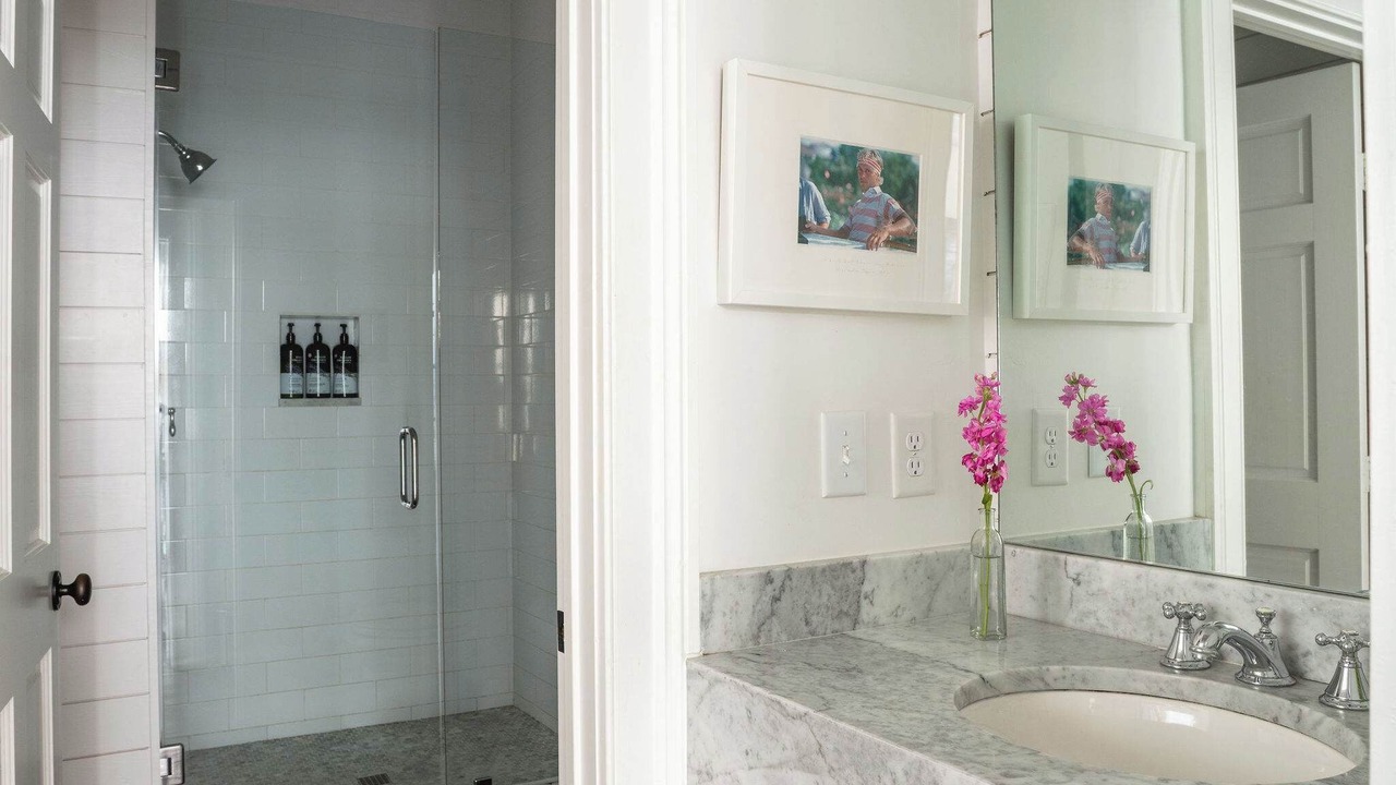 Photo of Bathroom in Cannonborough Elliotborough