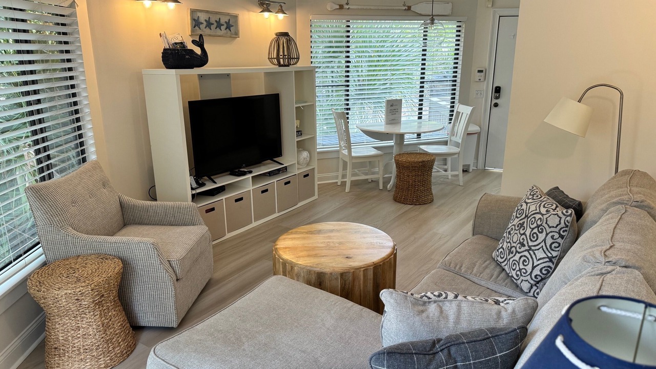 Photo of Livingroom in Night Heron