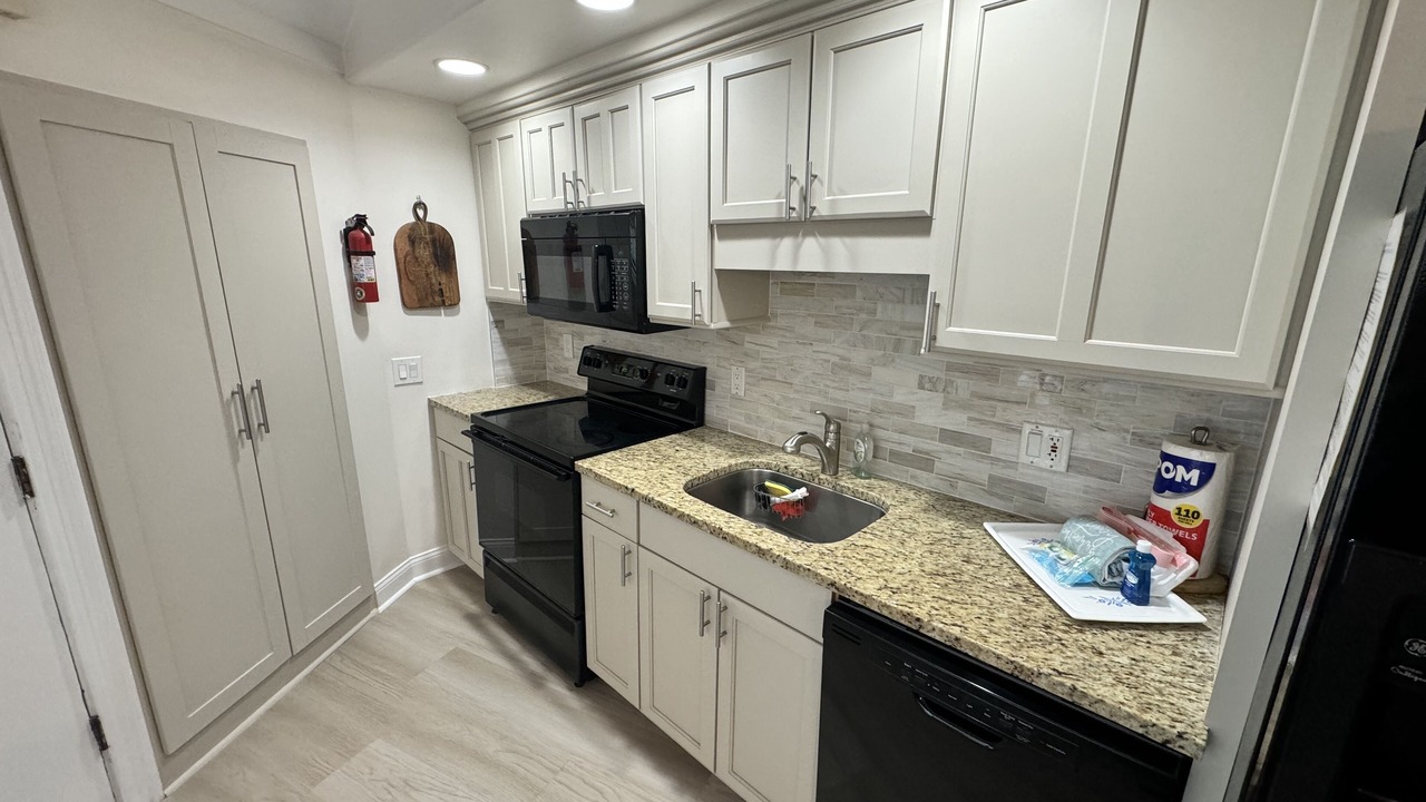 Photo of Kitchen in Night Heron