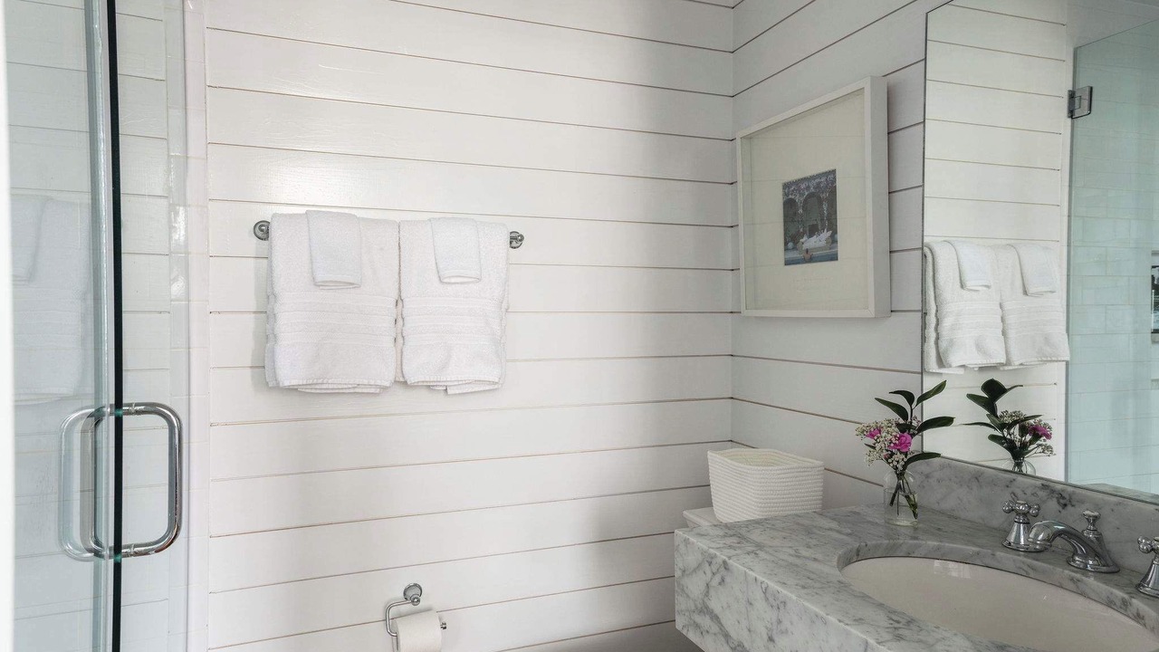 Photo of Bathroom in Cannonborough Elliotborough