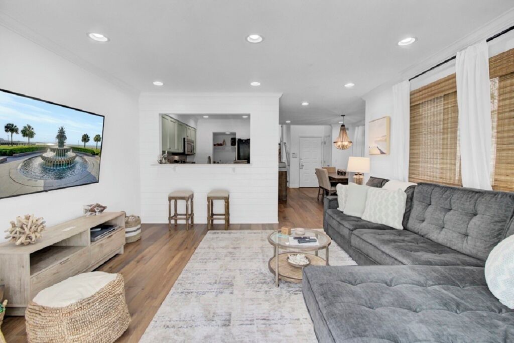 Photo of Livingroom in Twin Oaks