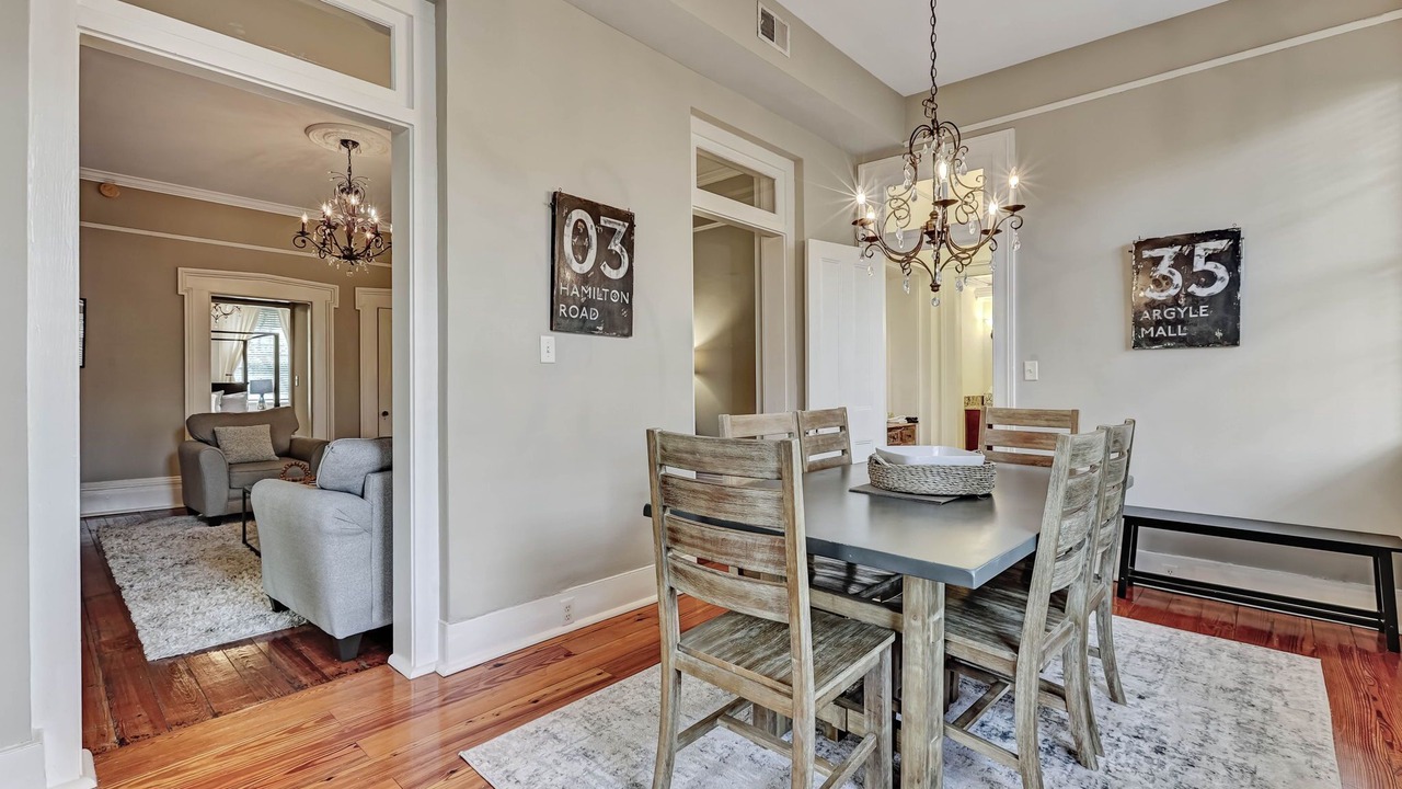 Photo of Livingroom in Historic Downtown Savannah