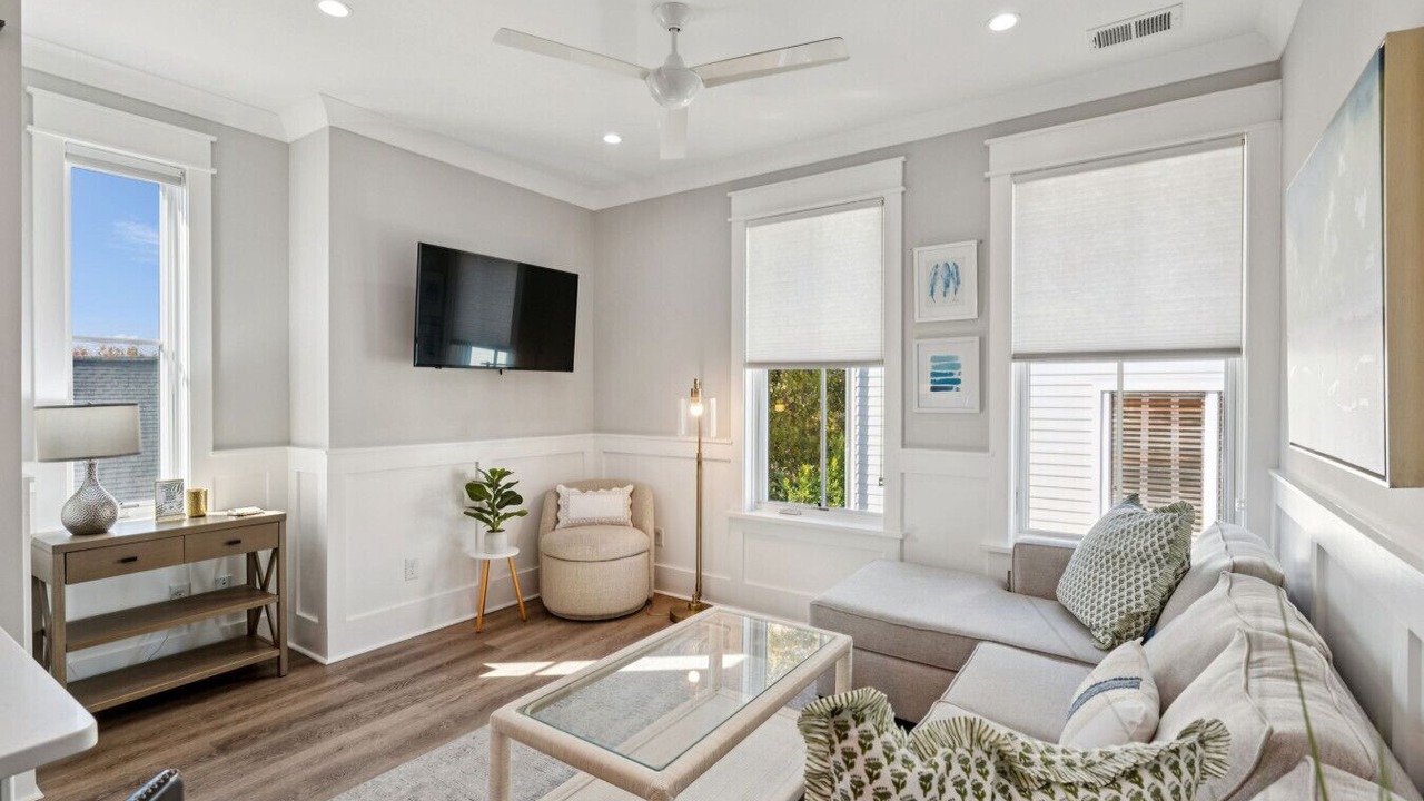 Photo of Livingroom in Cannonborough Elliotborough