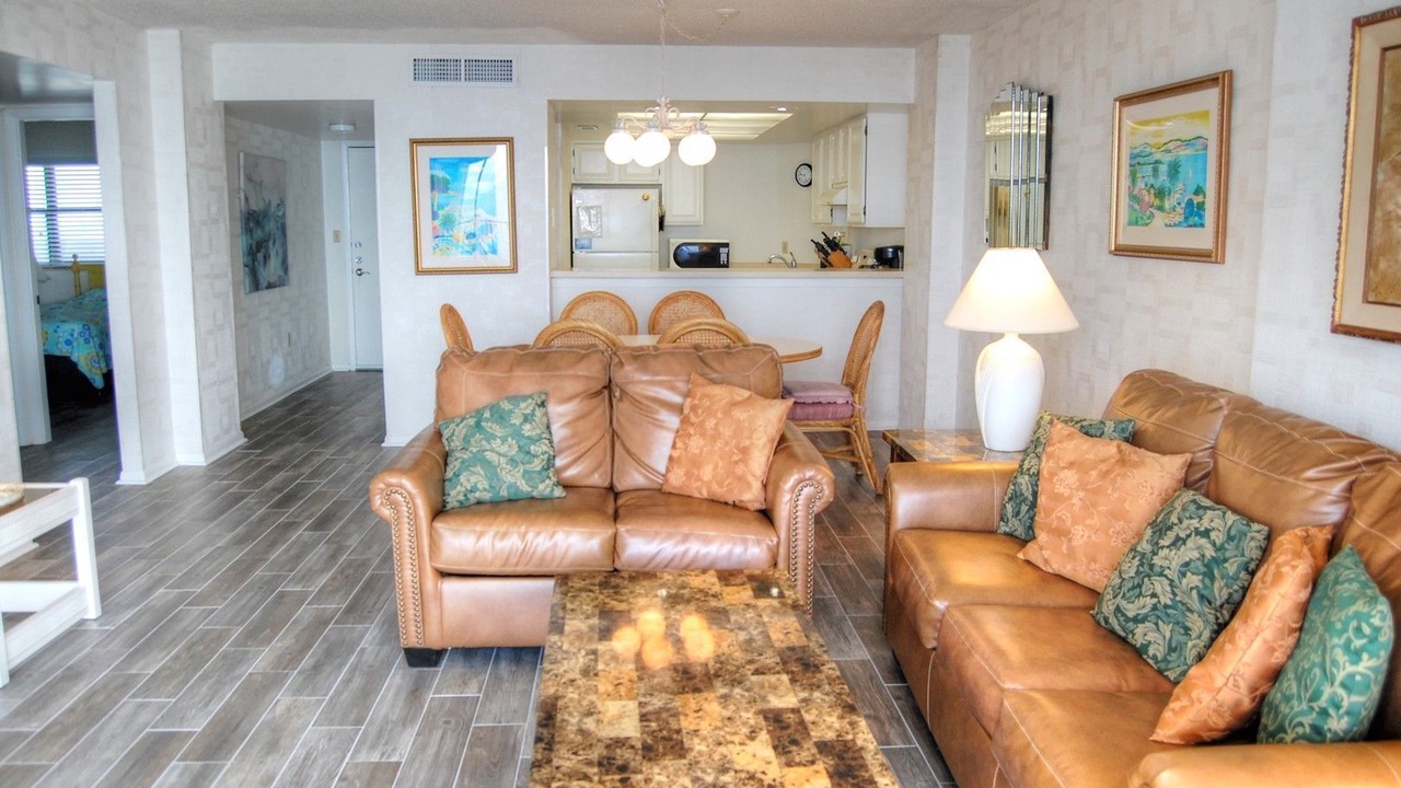 Photo of Livingroom in Arcadian Shores