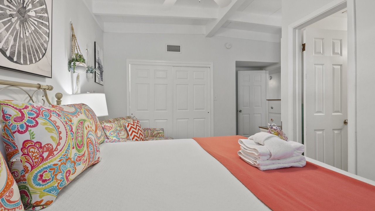 Photo of Bedroom in Savannah Beach