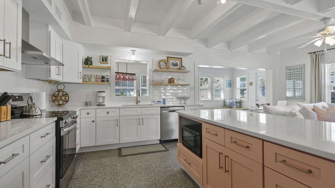 Photo of Kitchen in Savannah Beach